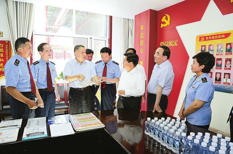 工商总局局长张茅:攻坚克难进一步深化商事制度改革